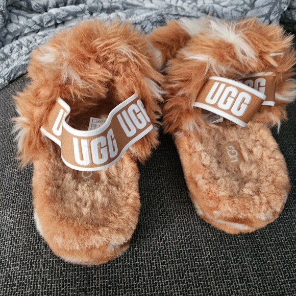 Ugg fuzzy slides - Picture 4 of 6